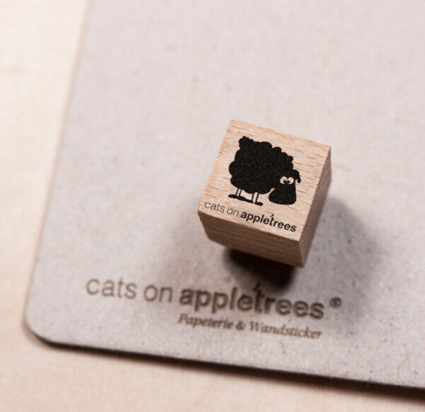 Cats on appletrees Schaf Elsbeth