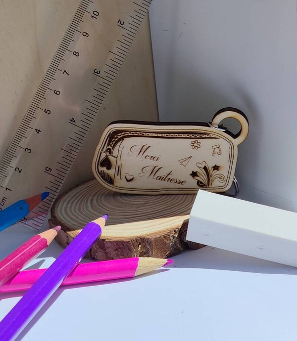✏️ Porte-clé trousse – Merci Maîtresse