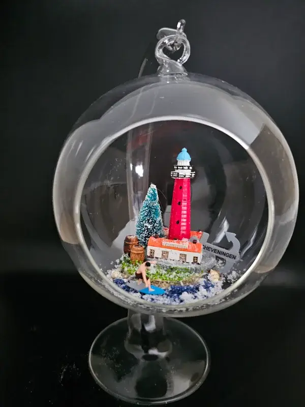 Scheveningen kerst  surfer Ø 12 cm met glazen standaard