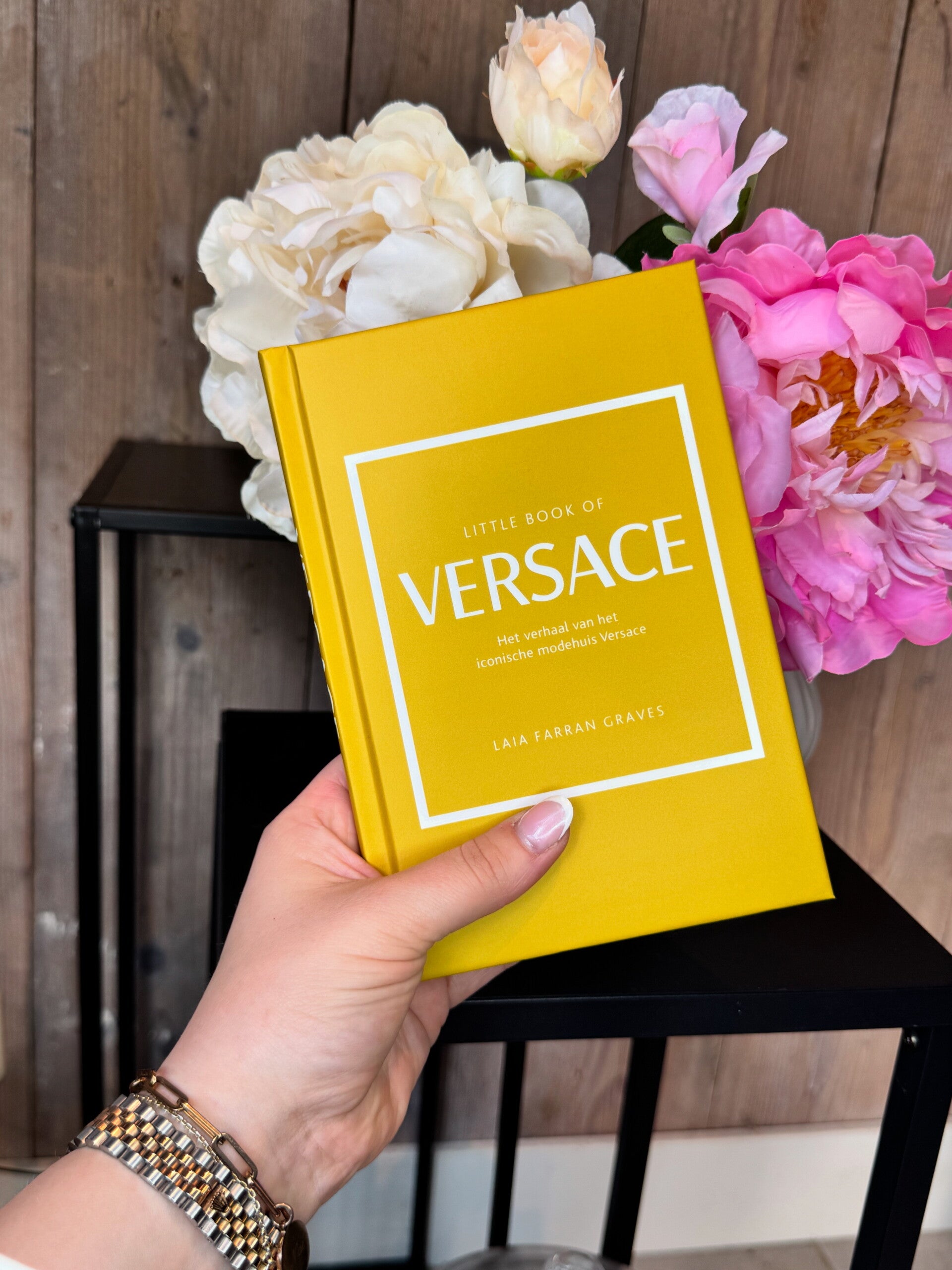 LITTLE BOOK OF VERSACE