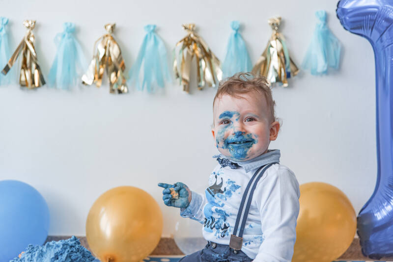 Cake smash limburg, cake smash fotoshoot ,verjaardagsshoot, eerste verjaardag