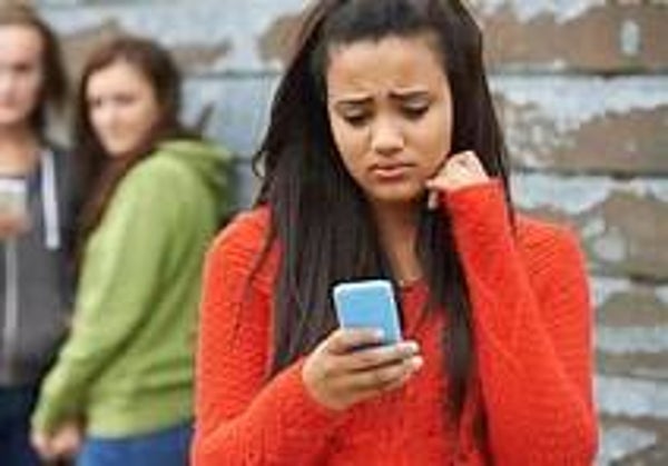 Mobbing und Cybermobbing – Kinder und Jugendliche stärken Wenn Ausgrenzung nicht nach Schulschluss endet