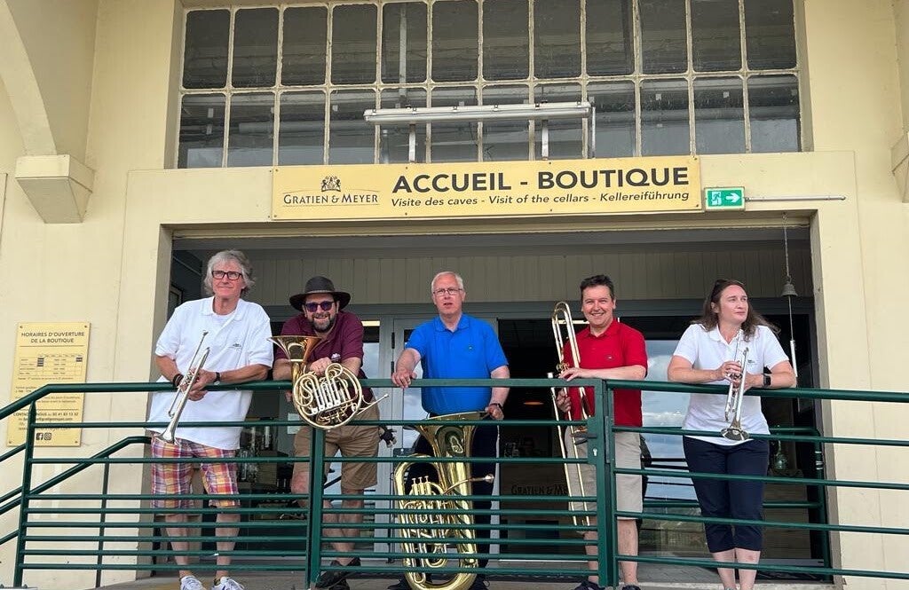 Visiting Gratien & Mayer and posing on balcony