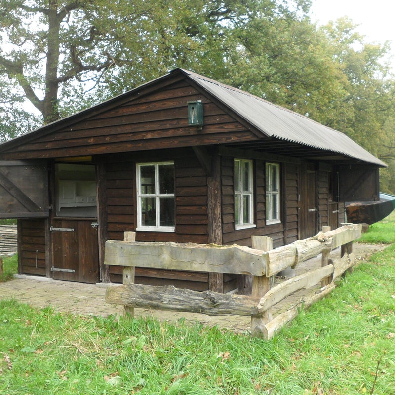 2012-kleinveeschuur-oude-materialen