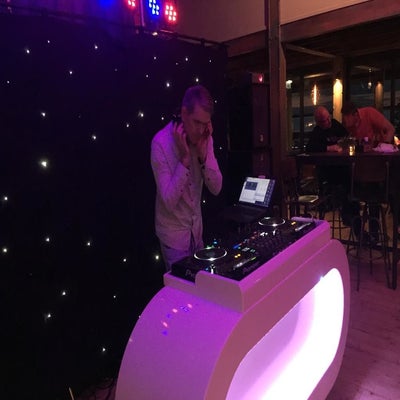 djfeestbruiloftbedrijfsfeestparty-1.jpg
