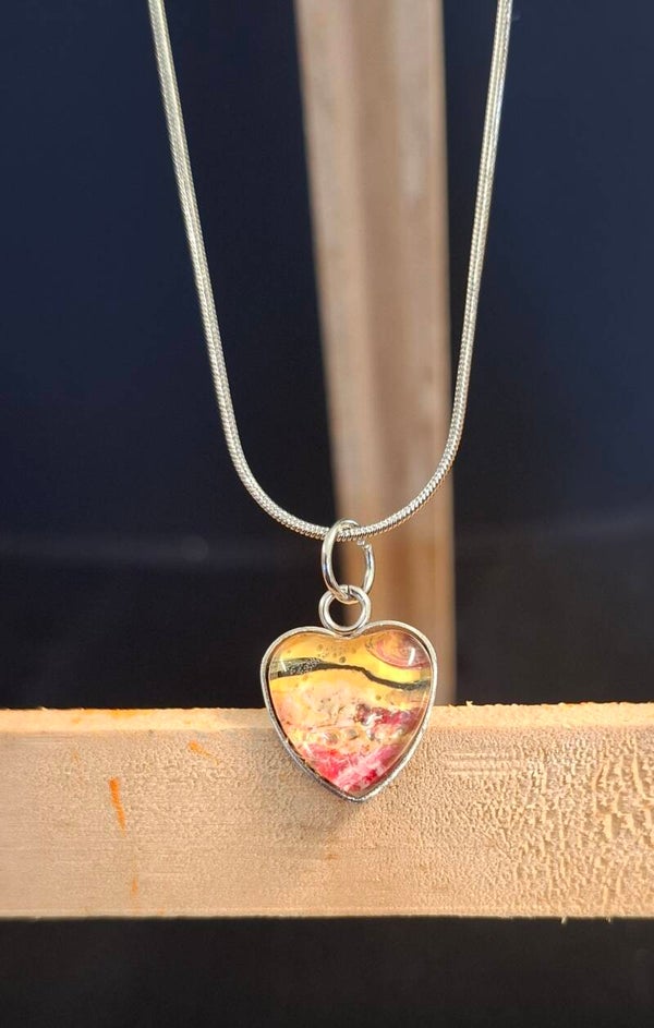 Ketting zilver hartje geel/rood