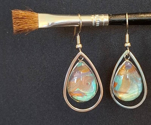 Oorbellen 'Drup' lichtblauw/zalm