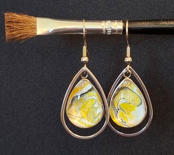 Oorbellen 'Drup' geel/wit/zwart