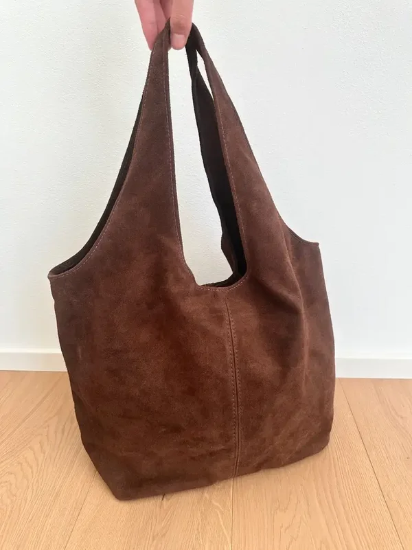 Hobo en cuir suédé véritable. Brun