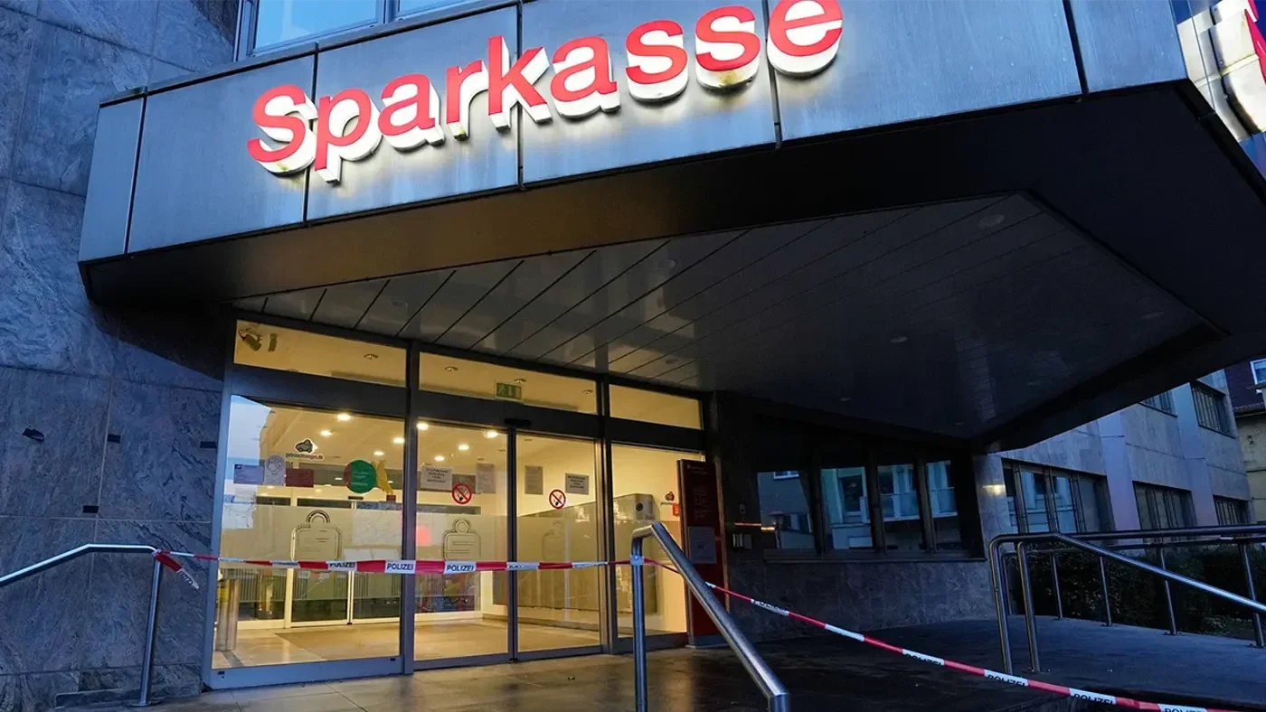 Sparkasse in Gelsenkirchen, wurde im Dezember ausgeraubt. Jetzt mehr erfahren im Invest Elements News Blog