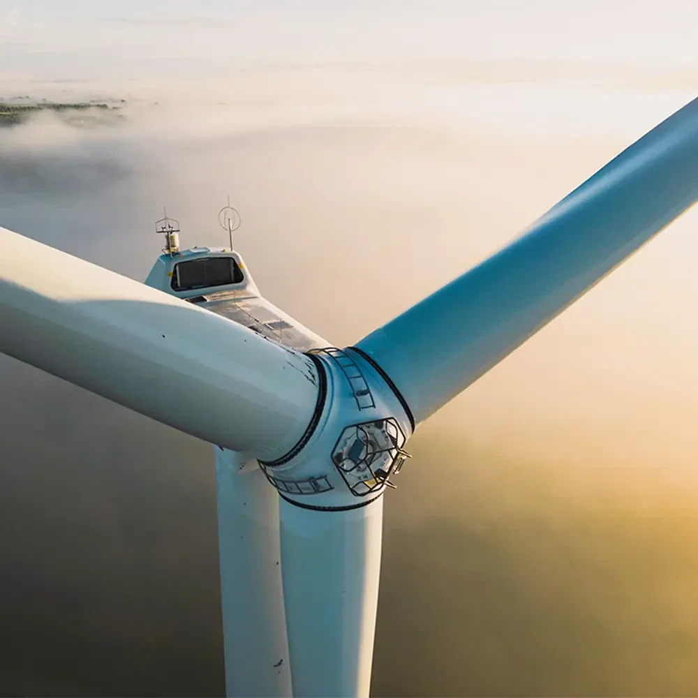 Rhenium in Flugzeugturbinen: Hochleistungslegierungen ermöglichen extreme Temperaturen, höhere Effizienz und geringeren Treibstoffverbrauch in der Luftfahrtindustrie.