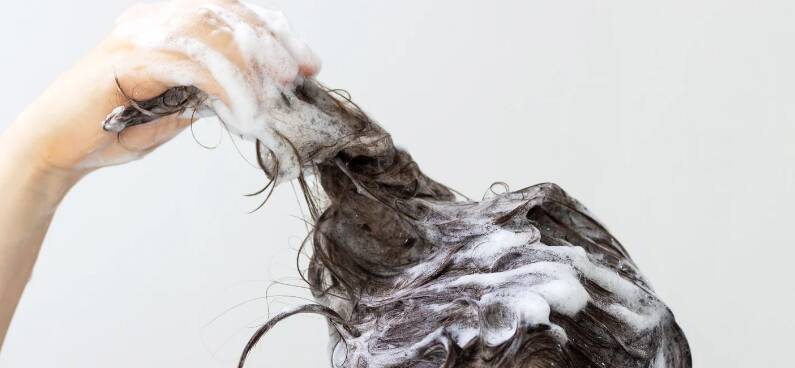 Shampoing - Cheveux regraissant vite - Vinaigre de Romarin