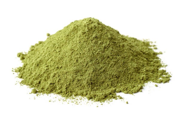 Soin capillaire naturel avec henné d'Égypte pour cheveux en bonne santé