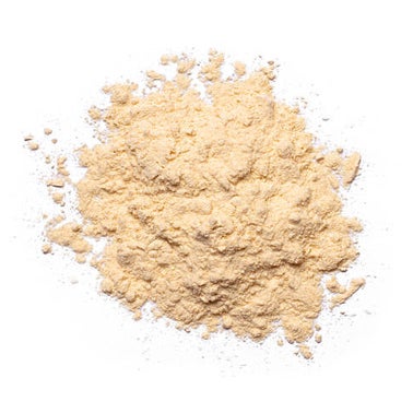 Stimulation du cuir chevelu avec poudre de gingembre naturel pour cheveux