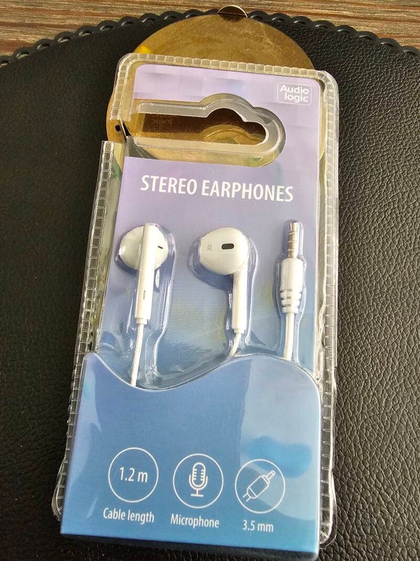 STEREO EARPHONES