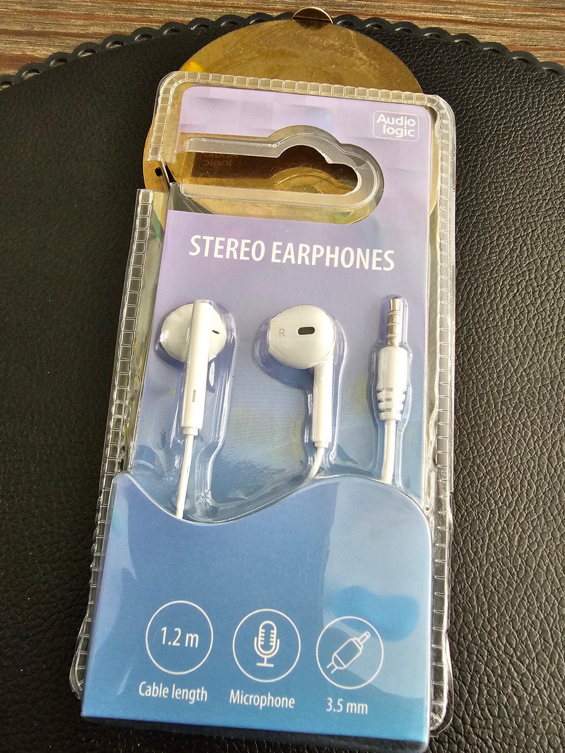 STEREO EARPHONES