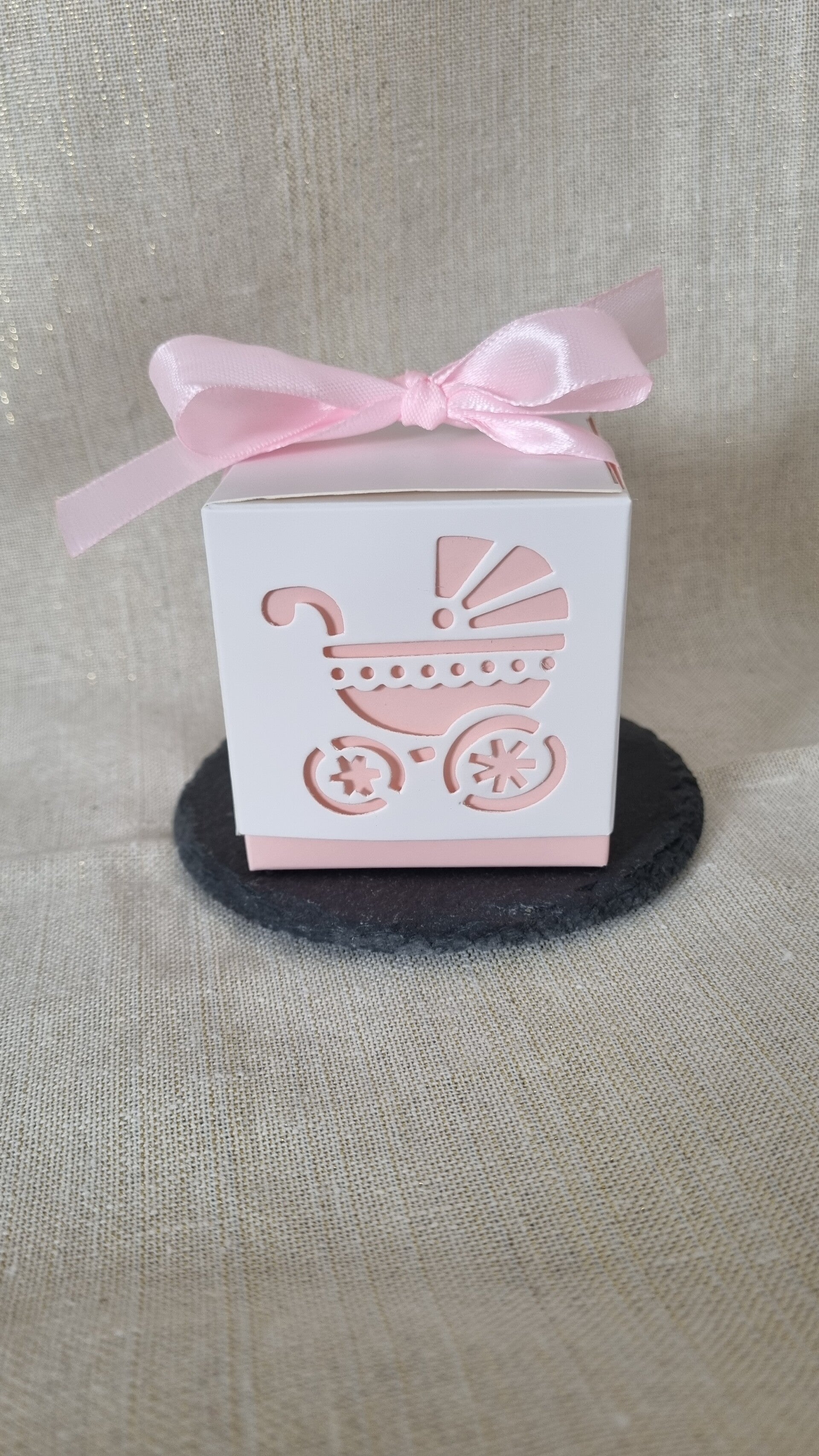 Cadeau verpakking kinderwagen roze