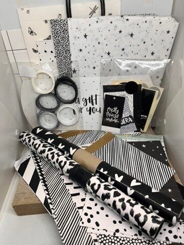 Inpakset – Zwart‑wit chic