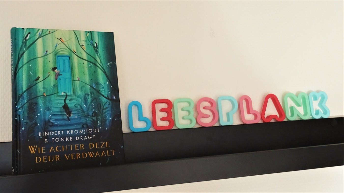 Wie achter deze deur verdwaalt - Rindert Kromhout & Tonke Dragt & Linde