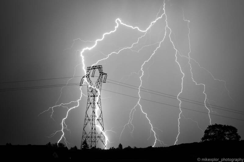 Electrisation du pylône