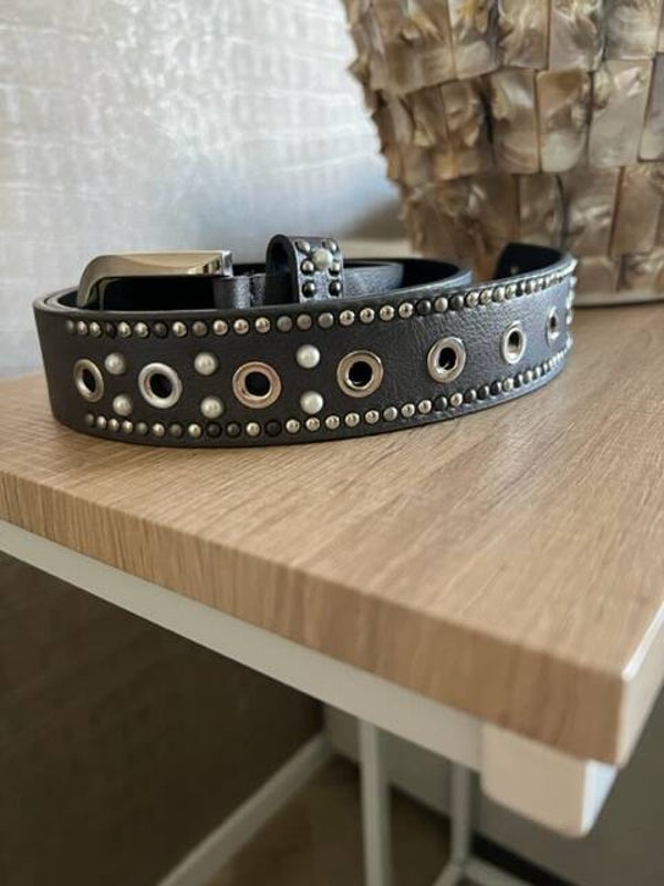 Pearl and stones belt