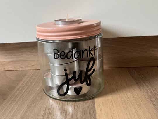 pot met kaarsjes- JUF