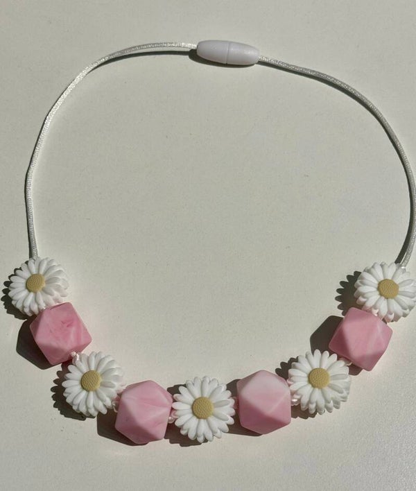 kinderketting - madelief/roze marmer