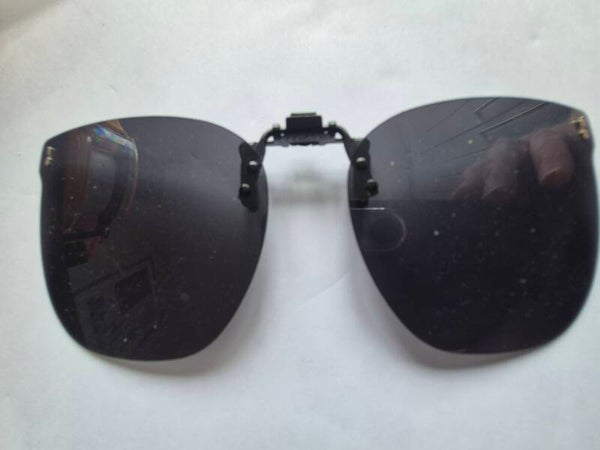 T100. Grey 100 large polarised clip-on for all frames