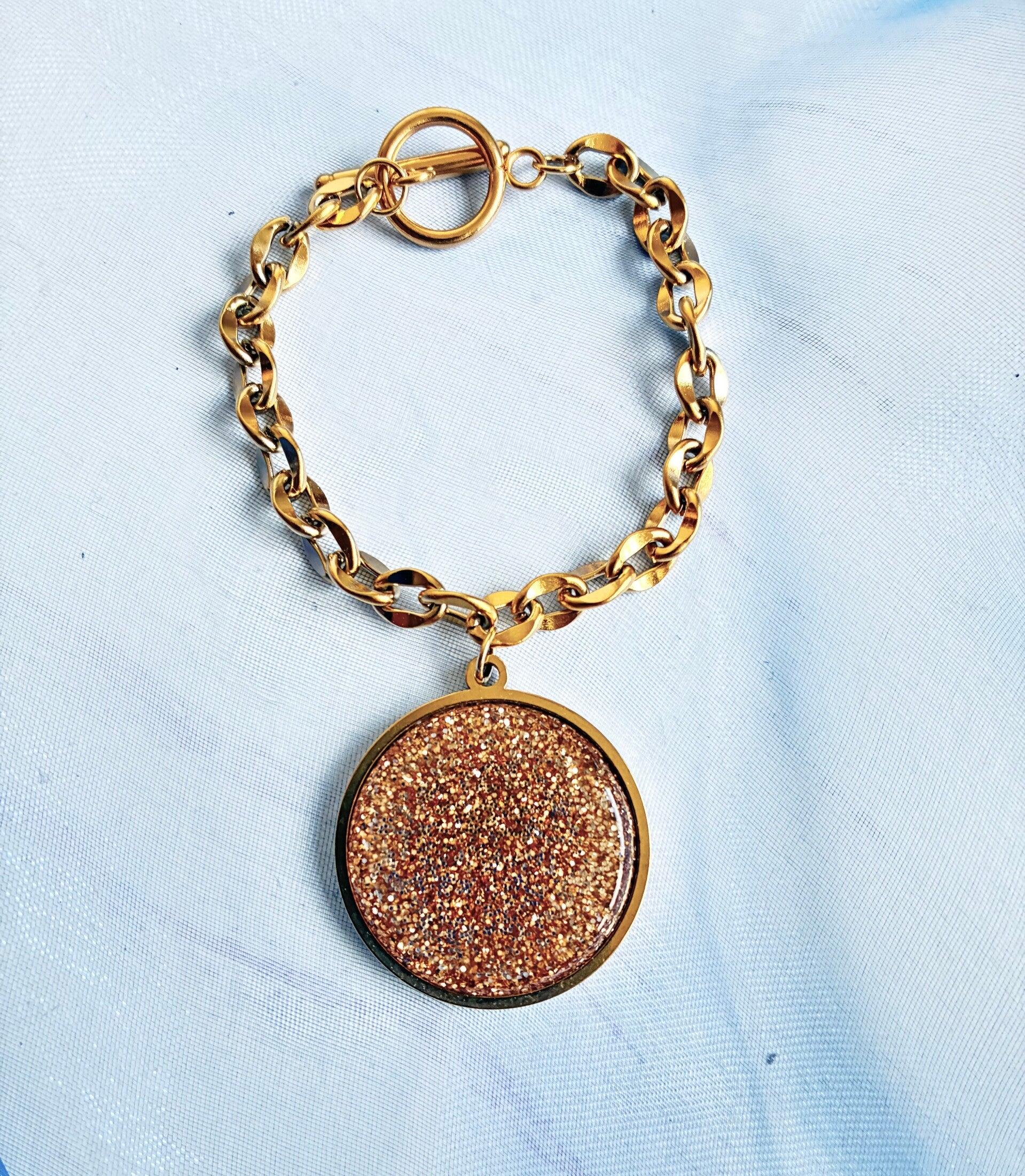 1950’s Large Disc Bracelet Gold Glitter