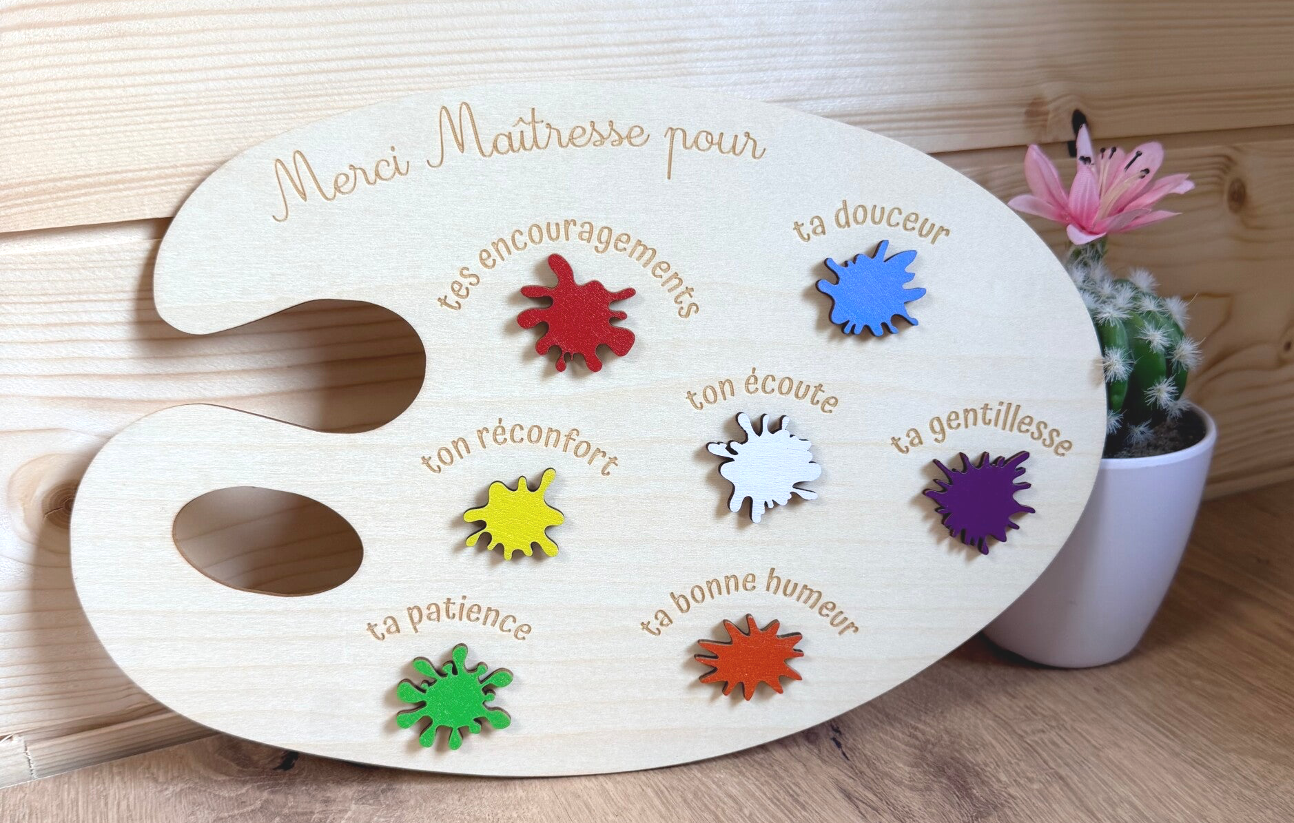 Palette de peintures en bois