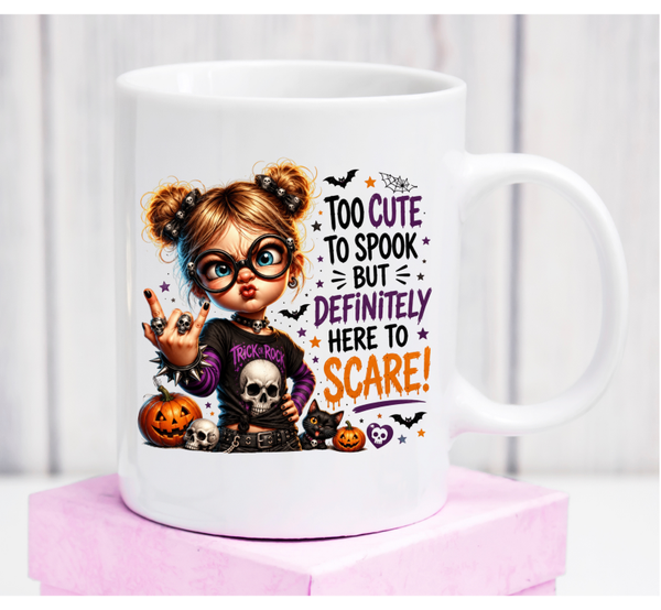 Premium-Tasse „Too Cute to Spook“ – freches Halloween-Geschenk im Cute-Spooky-Look