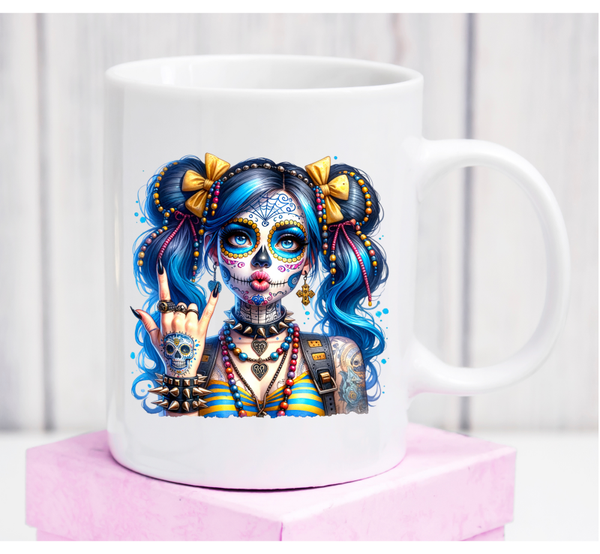 Premium-Tasse „Woman Skull“ – farbenfrohes Sugar-Skull-Motiv im Alternative-Style