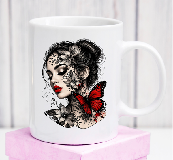 Premium-Tasse „Woman with Butterfly“ – kunstvolles Geschenk mit rotem Schmetterling