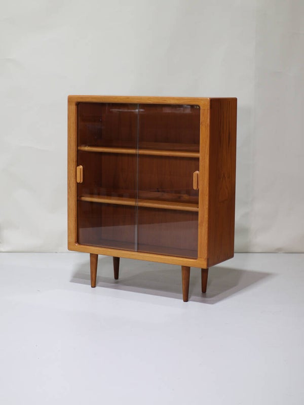 Silkeborg vitrinekast vintage Deens teak Dyrlund