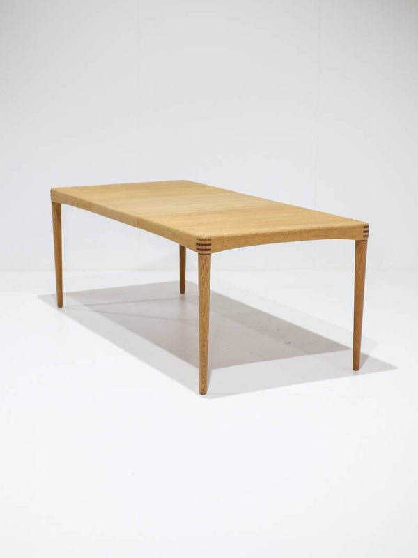 Uitschuifbare eettafel H.W. Klein Bramin eiken Deens 1960s