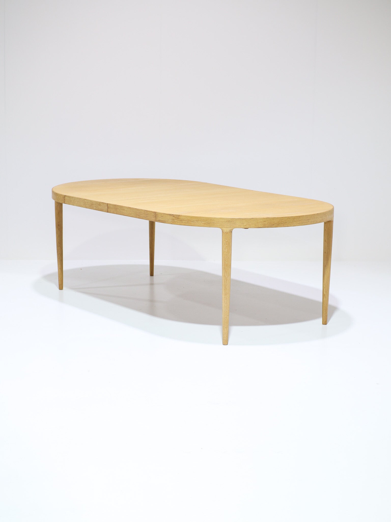 Uitschuifbare ronde eettafel Deens eiken vintage 1960s