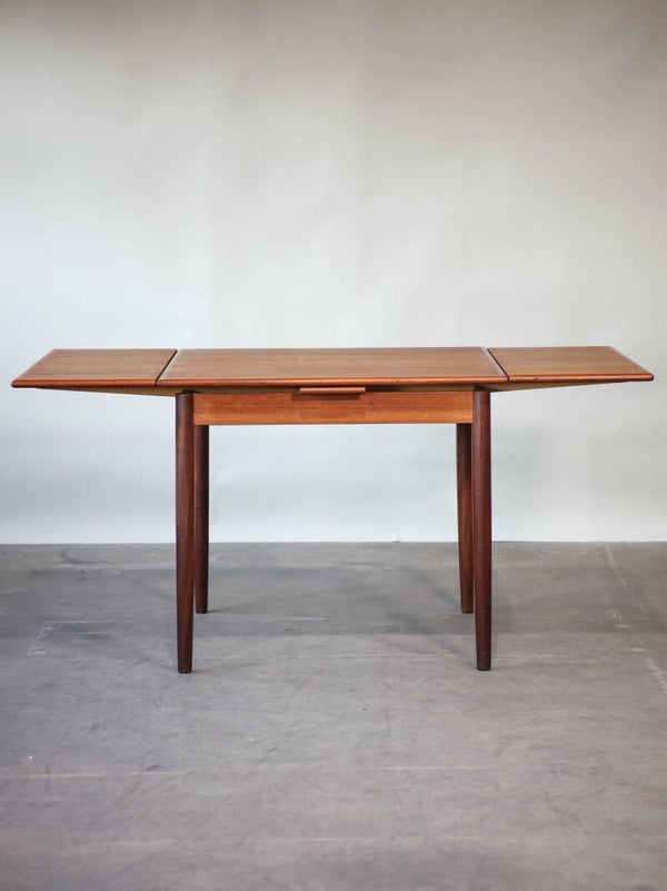 Eettafel uitschuifbaar teak vierkant