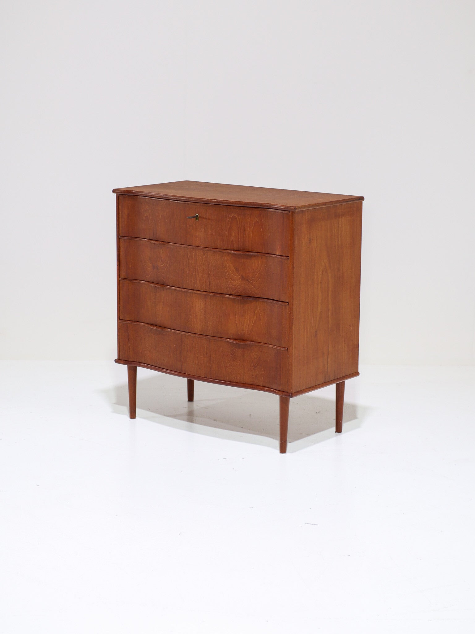 Curved ladekast teak Deens vintage 1960s