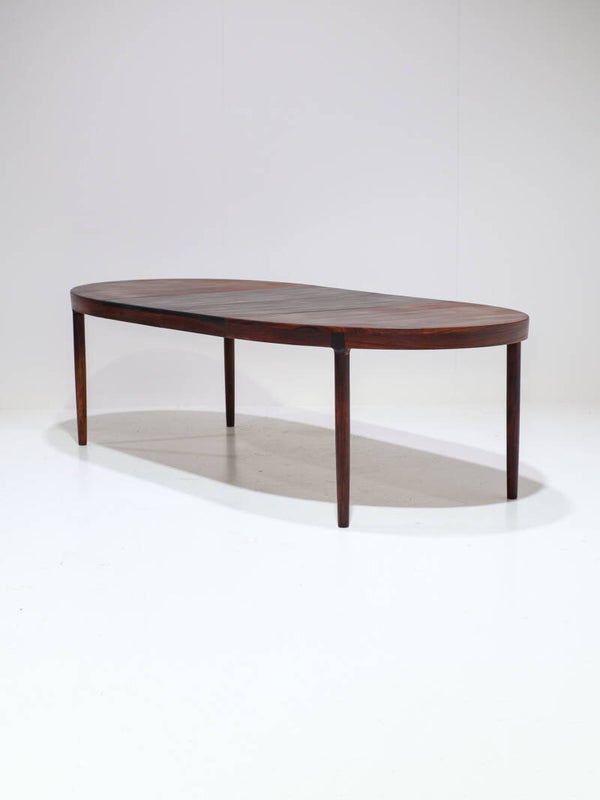 Ovale eettafel uitschuifbaar Harry Østergaard palissander 1960s