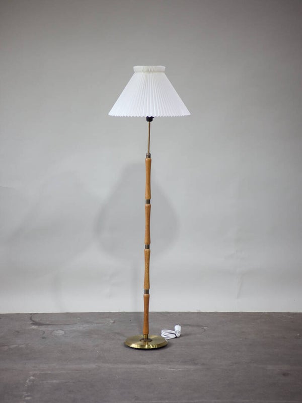 Vloerlamp Le Klint Mejlstrøm Deens vintage hout messing plissé