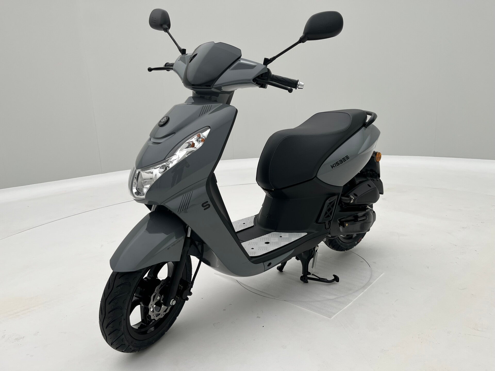 NIEUW | Peugeot Kisbee Sport 50cc (2026) – Geel kenteken – Meteor Grey
