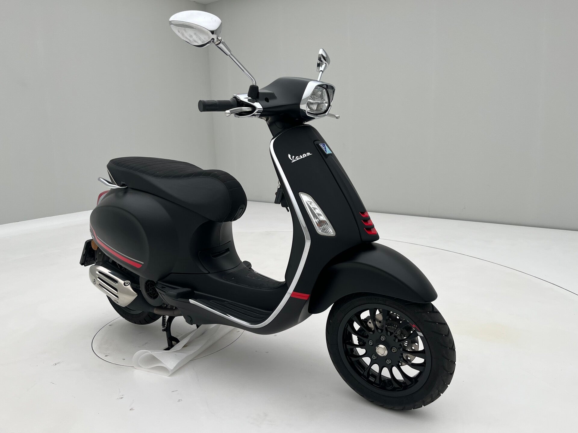 Vespa Sprint BIJNA NIEUW (85km) ABS met A1