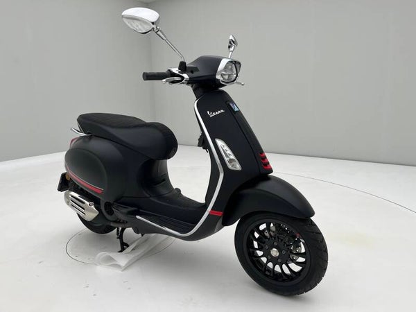 Vespa Sprint BIJNA NIEUW (85km) ABS met A1