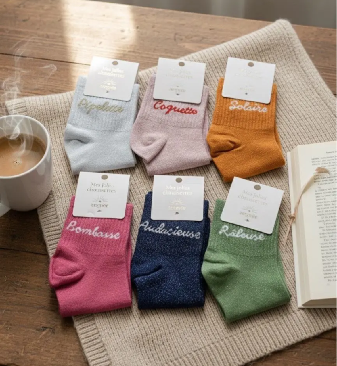 Chaussettes brillantes avec mots