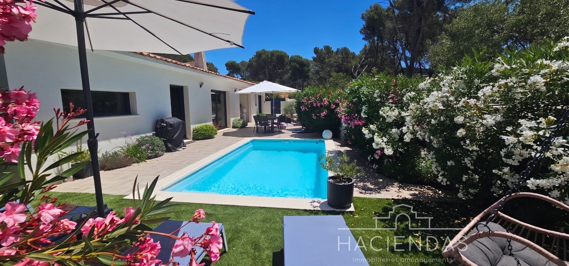 Agent mandataire immobilier Ventabren Ventabren 174m² 5 chambres piscine transports école