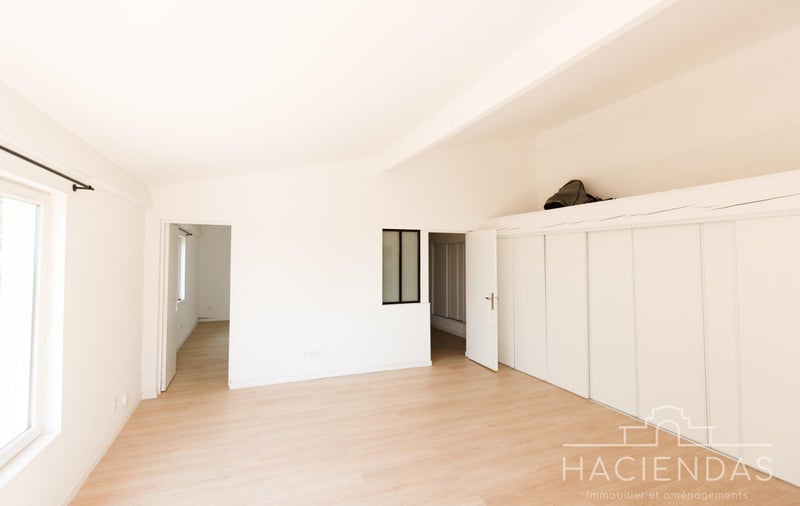 Agent mandataire immobilier Ventabren Ventabren 174m² 5 chambres piscine transports école