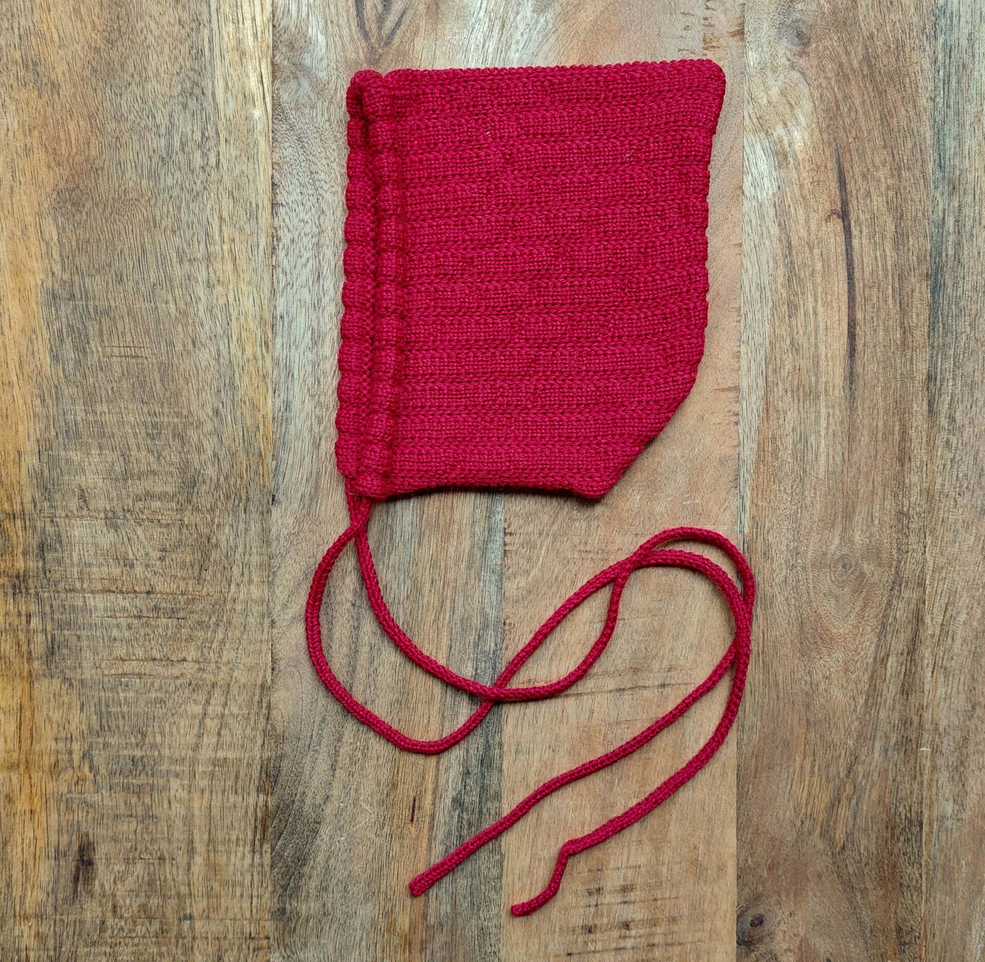 Mutsje streep rood 0-3 maanden