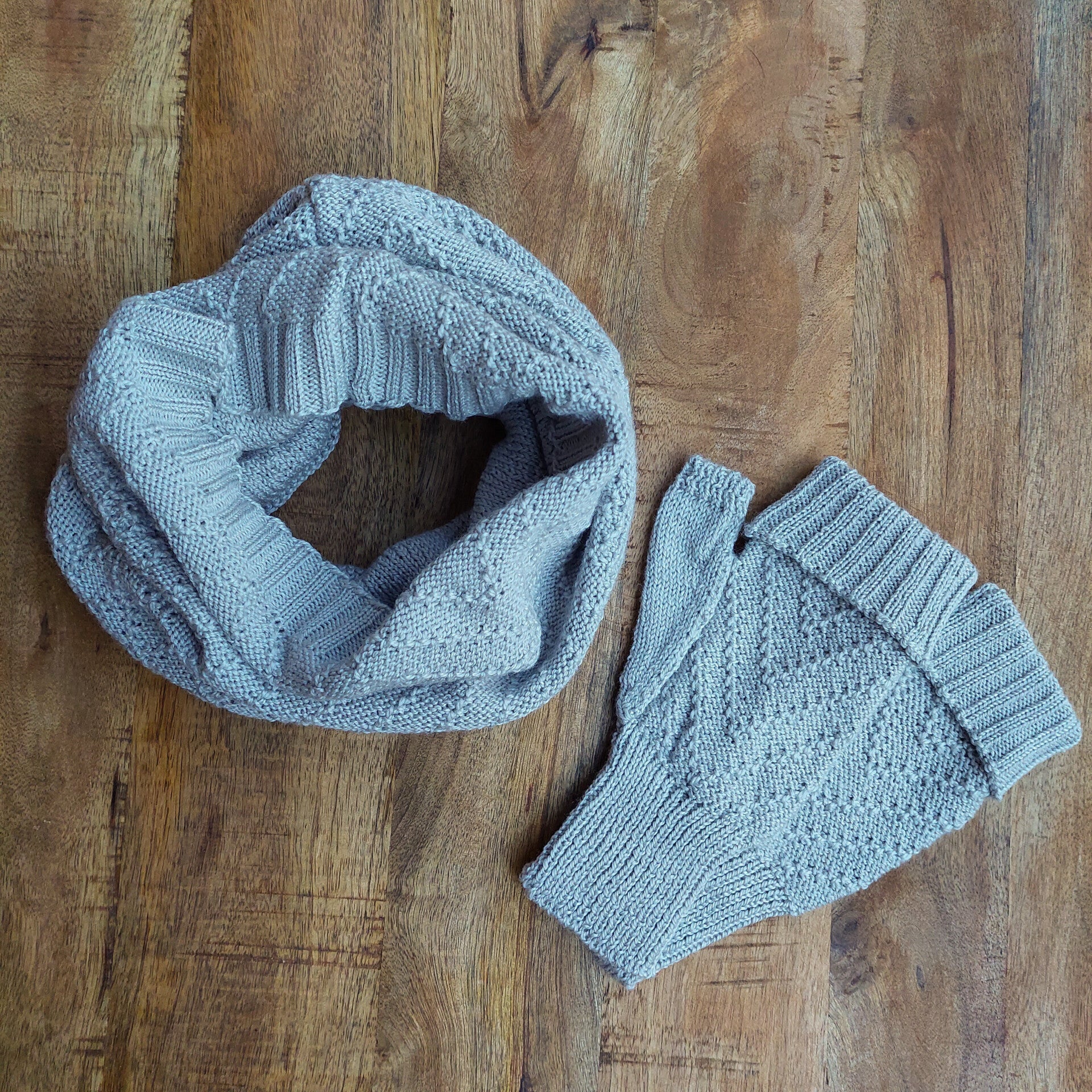 Polswarmers Leana licht grijs