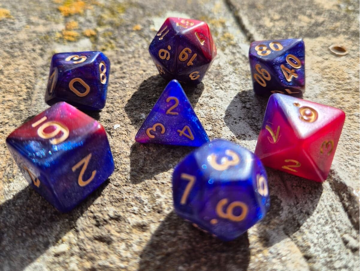 Dice set donkerblauw roze glitter