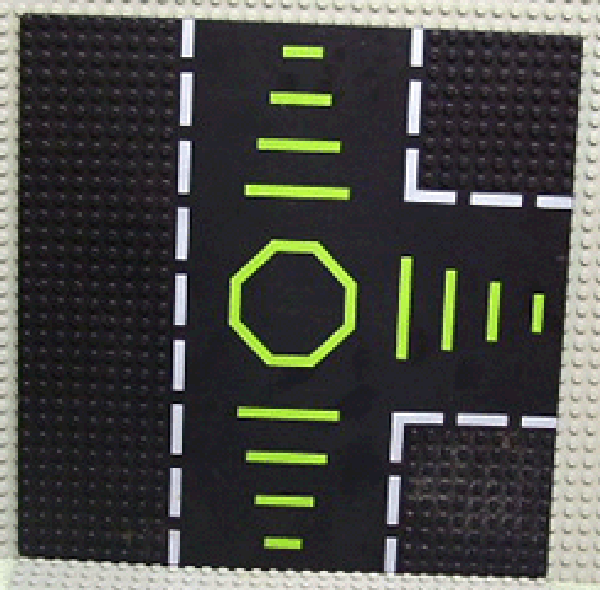 Black Baseplate, Road 32 x 32 9-Stud T Intersection with Green Octagon Pattern